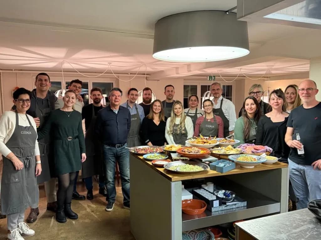 Z83 Team beim Kochen